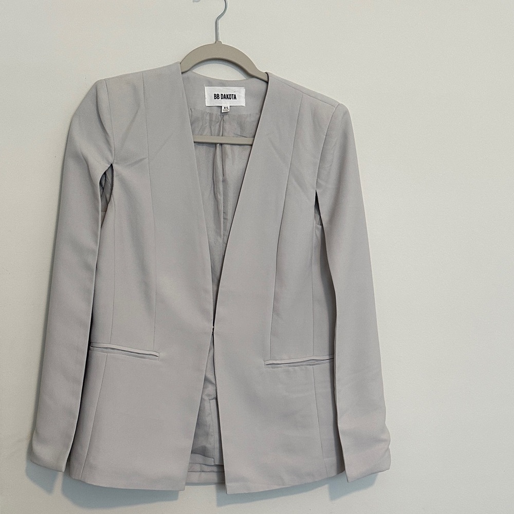 BB Dakota Light Gray Blazer Cape with Clean Lines